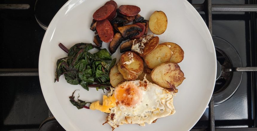 Egg and fried potato brunch